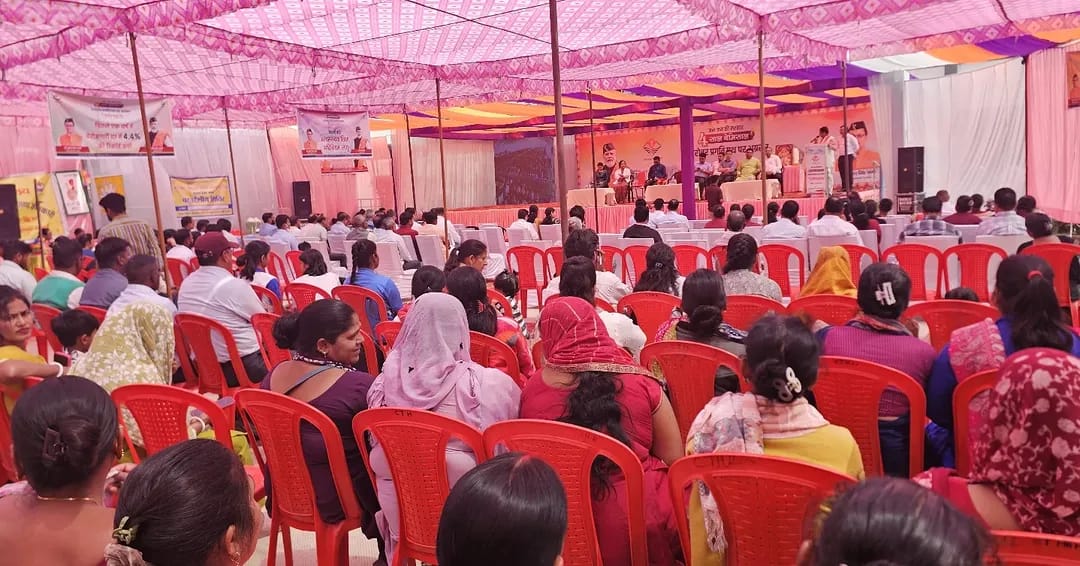 दिनांक 23 मार्च 2026 को \'जन-जन की सरकार चार साल बेमिसाल\' के उपलक्ष्य में आयोजित कार्यक्रम में मेडिकल कॉलेज रुद्रपुर में बहुउद्देशीय मेगा शिविर तथा निशुल्क स्वास्थ्य शिविर का आयोजन किया गया